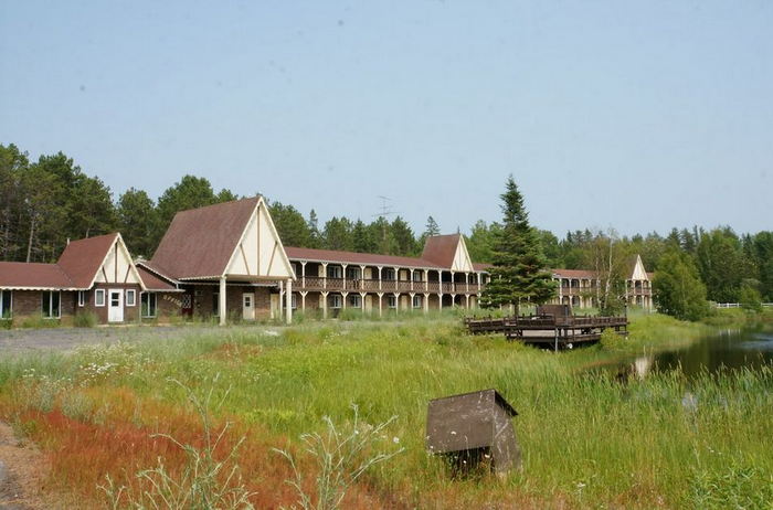 Castlewood Inn & Suites (Best Western Tony Londons, Tony Londons Roadhouse) - From Roadtripmemories On Flickr